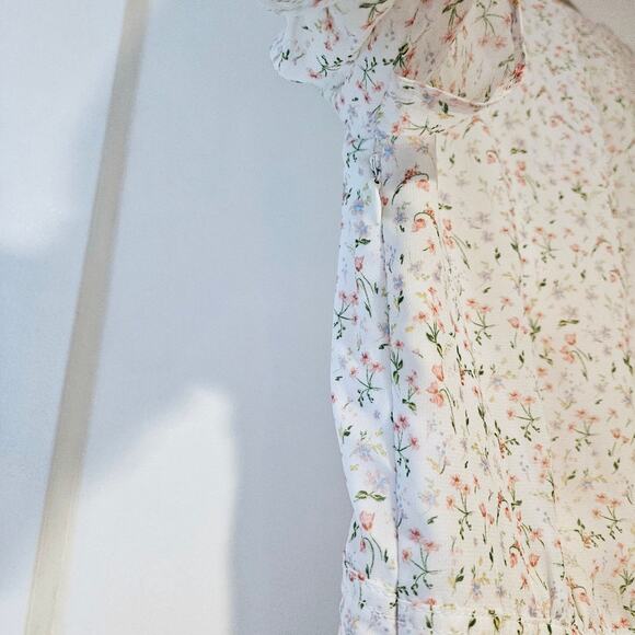 Divine Heritage Deep V-neck Floral Mini Dress - Picture 6 of 9